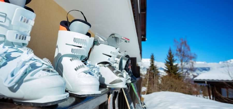 Jak na tvarování lyžařských bot doma?