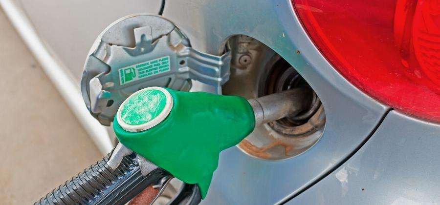 Benzín vs nafta: Jaké jsou výhody a nevýhody benzinových a dieselových motorů?