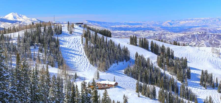 Nejlepší lyžařská střediska a hory v USA