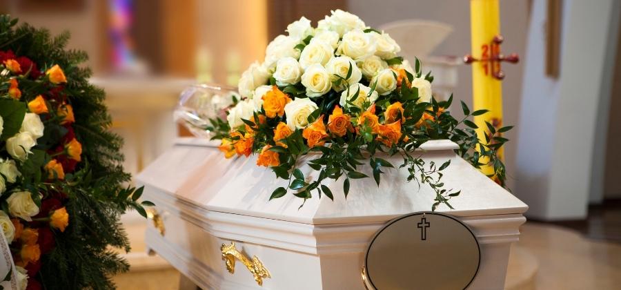 Kolik stojí pohřeb a jednotlivé položky s ním spojené?