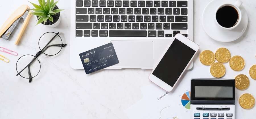 Platba mobilem nebo kartou? Srovnání výhod a nevýhod